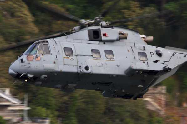 06 October 2020 - 16-55-43
And back up river for another Kingswear flyby. Only faster.
-------------------------------
Royal Navy Merlin helicopter ZJ131